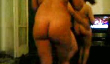 یک بچه گربه سکسی منتظر دسرها است عکس سکسی از کوس و کون