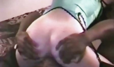 دختری به نام لونا در دستگاه سکس تسلط داشت عکس های سکسی از کوس